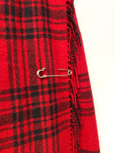 Load image into Gallery viewer, Eddie Bauer Kilt (L)
